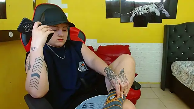 isabeautyx19 online show from September 25, 3:56 am