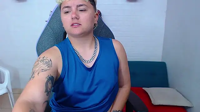 isabeautyx19 online show from February 24, 5:43 am