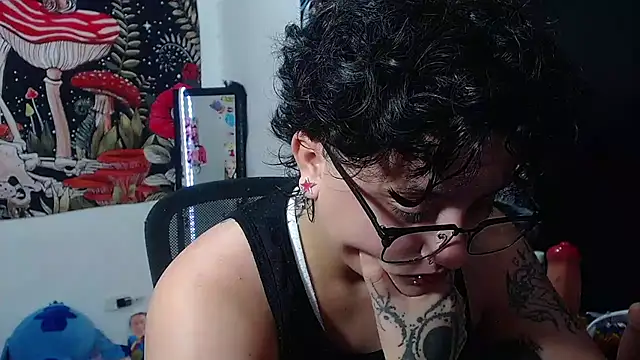 Snapshot of isabeautyx19 chatting on June 25, 2:31 am isabeautyx19 online show from June 25, 2:31 am
