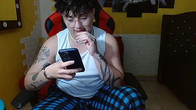 Snapshot of isabeautyx19 chatting on January 14, 4:38 am isabeautyx19 online show from January 14, 4:38 am