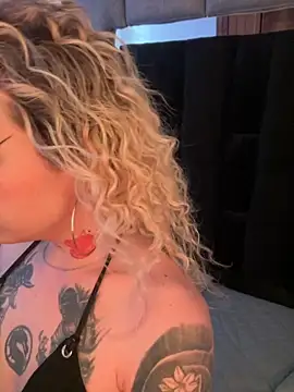 Bonnie vega online show from November 7, 8:46 pm