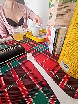 mia69x online show from March 4, 8:13 am