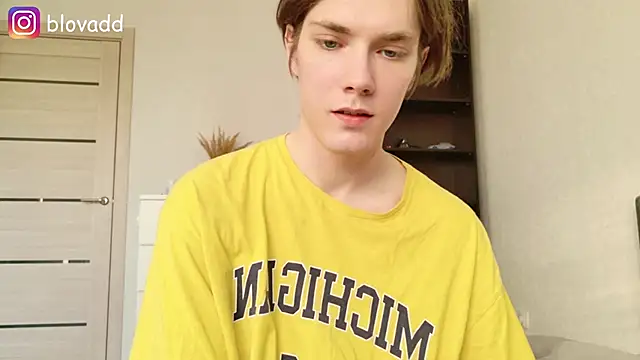 callmenineoneseven online show from June 29, 4:39 pm