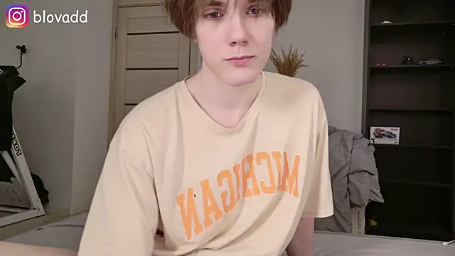 callmenineoneseven online show from June 3, 12:06 pm