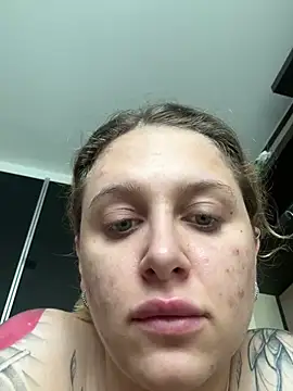 ellielawson online show from January 10, 5:03 am