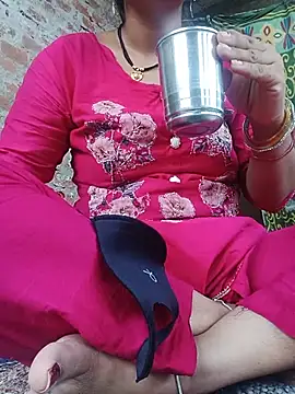 Snapshot of Mamta_Chaterjee chatting on July 19, 2:42 am Mamta Chaterjee online show from July 19, 2:42 am