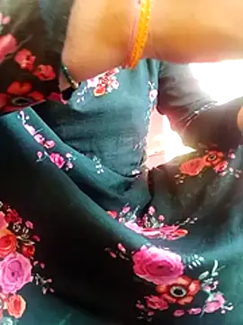 Snapshot of Mamta_Chaterjee chatting on June 26, 1:22 am Mamta Chaterjee online show from June 26, 1:22 am