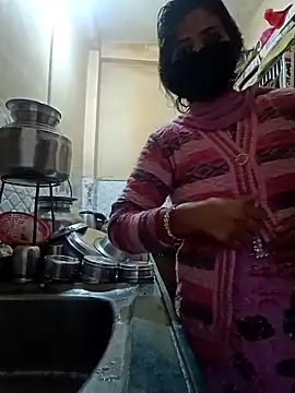 Snapshot of Mamta_Chaterjee chatting on November 29, 1:39 am Mamta Chaterjee online show from November 29, 1:39 am