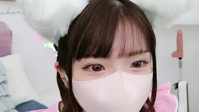 Snapshot of -minami- chatting on March 3, 12:17 pm -minami- online show from March 3, 12:17 pm