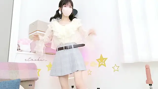 Snapshot of -minami- chatting on February 6, 12:15 pm -minami- online show from February 6, 12:15 pm