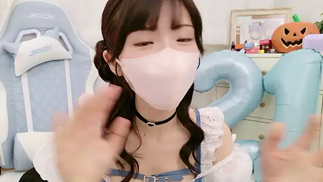 Snapshot of -minami- chatting on November 1, 12:10 pm -minami- online show from November 1, 12:10 pm