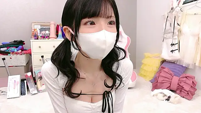 Snapshot of -minami- chatting on April 29, 12:15 am -minami- online show from April 29, 12:15 am