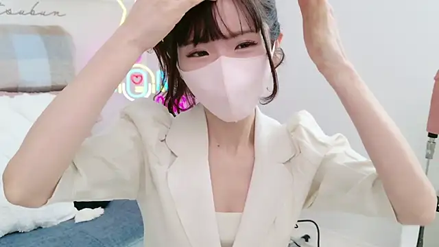 Snapshot of -minami- chatting on March 8, 3:50 am -minami- online show from March 8, 3:50 am