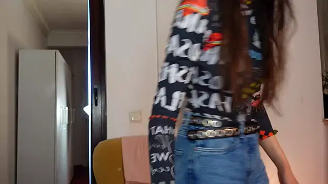 NinaCrystal1 online show from April 5, 5:25 am