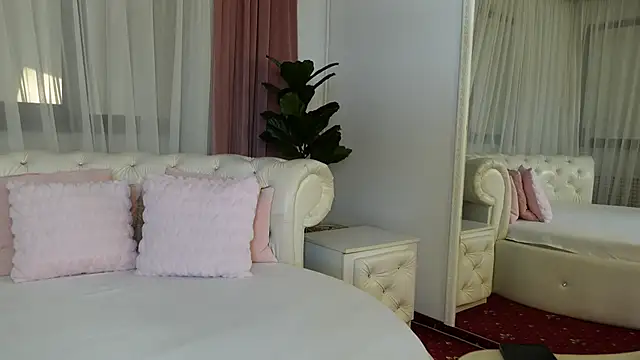 NinaCrystal1 online show from May 30, 9:26 am