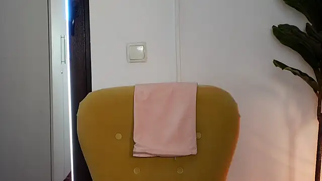 NinaCrystal1 online show from March 7, 10:21 am