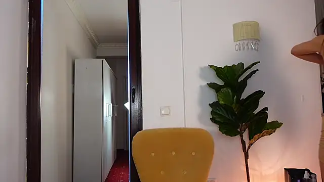 NinaCrystal1 online show from April 9, 4:14 am