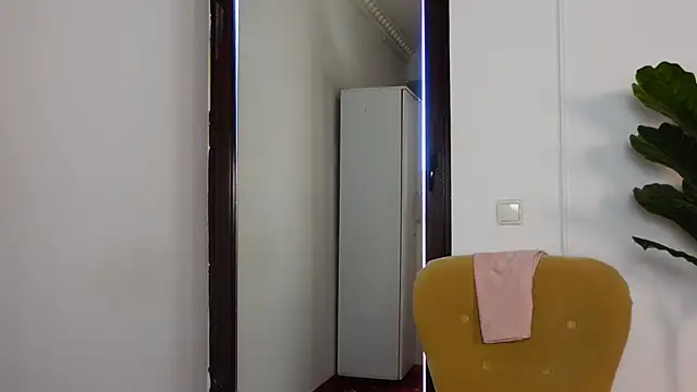 NinaCrystal1 online show from December 19, 8:49 am