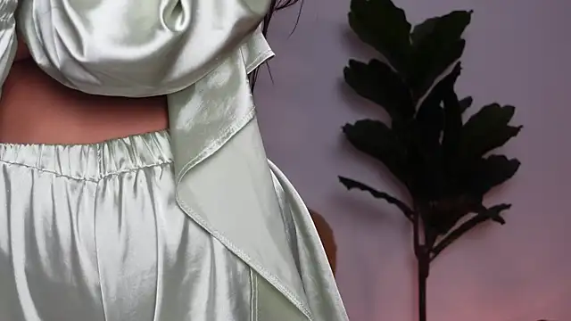 NinaCrystal1 online show from November 14, 8:51 am