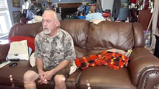 Snapshot of PincheDave4u chatting on March 16, 9:58 pm PincheDave4u online show from March 16, 9:58 pm