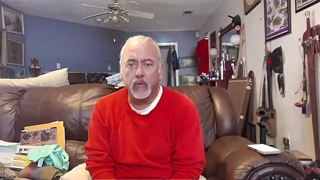 Snapshot of PincheDave4u chatting on January 8, 7:34 pm PincheDave4u online show from January 8, 7:34 pm