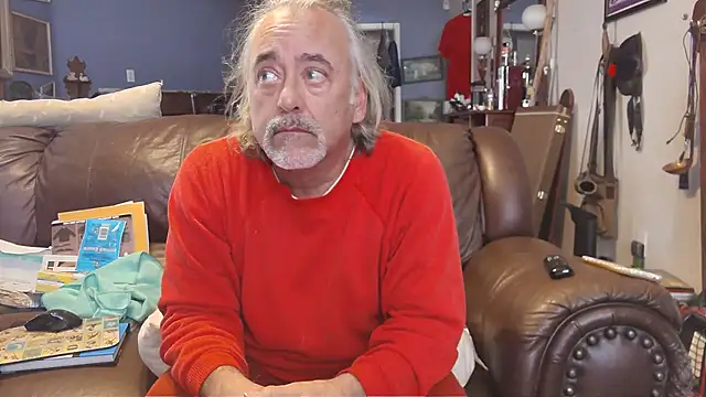 Snapshot of PincheDave4u chatting on January 5, 6:35 pm PincheDave4u online show from January 5, 6:35 pm