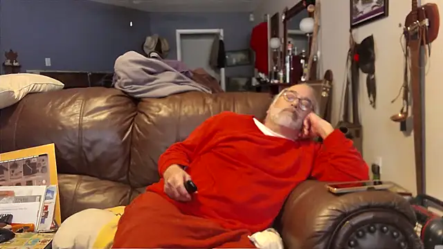 Snapshot of PincheDave4u chatting on December 28, 9:51 pm PincheDave4u online show from December 28, 9:51 pm