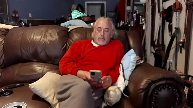 Snapshot of PincheDave4u chatting on February 9, 7:30 pm PincheDave4u online show from February 9, 7:30 pm