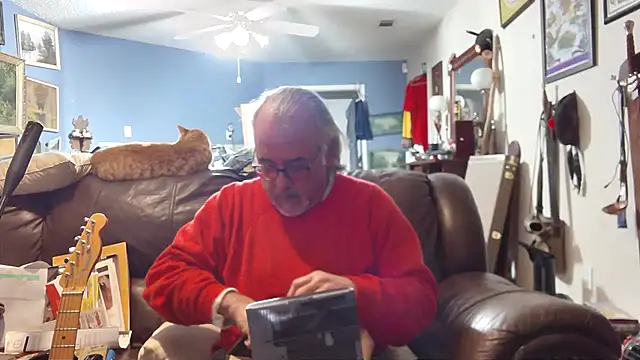 Snapshot of PincheDave4u chatting on January 18, 10:49 am PincheDave4u online show from January 18, 10:49 am