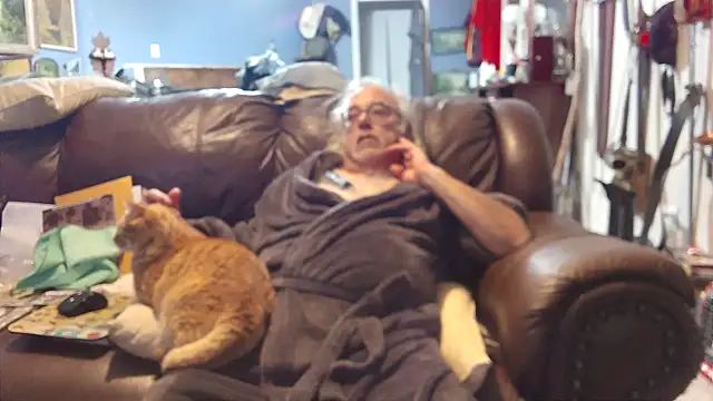 Snapshot of PincheDave4u chatting on February 5, 3:13 am PincheDave4u online show from February 5, 3:13 am