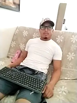 Piroca doce18 online show from October 11, 6:31 pm