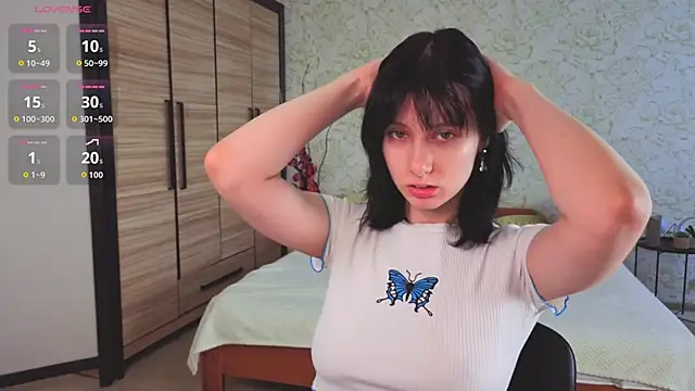 JulisSweet online show from October 18, 7:10 am