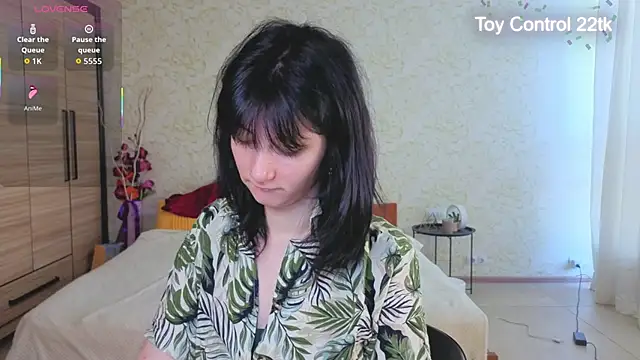 Snapshot of JulisSweet chatting on June 23, 7:17 am JulisSweet online show from June 23, 7:17 am