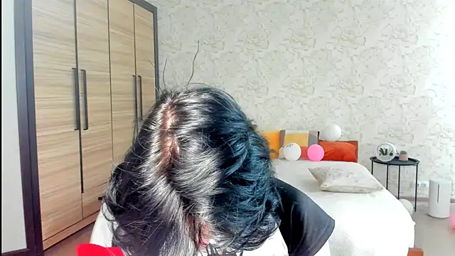 JulisSweet online show from March 15, 2:45 pm