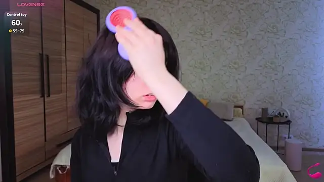 JulisSweet online show from October 27, 7:53 am