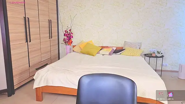 JulisSweet online show from September 18, 6:49 am