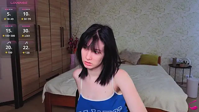 JulisSweet online show from November 8, 8:18 am