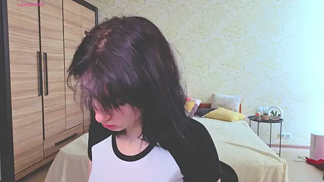 JulisSweet online show from September 26, 6:42 am