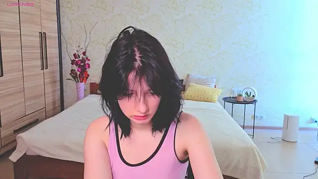 JulisSweet online show from September 15, 6:47 am