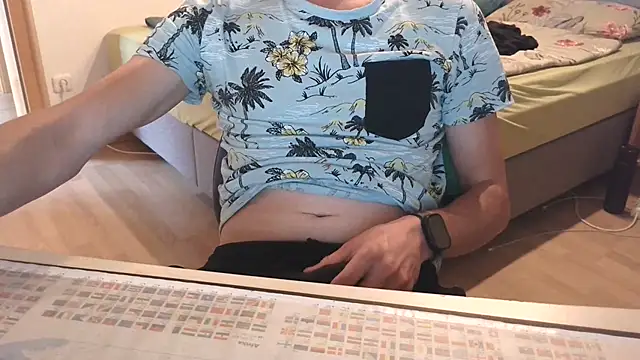 Snapshot of SissyStefanie chatting on July 7, 4:10 pm SissyStefanie online show from July 7, 4:10 pm