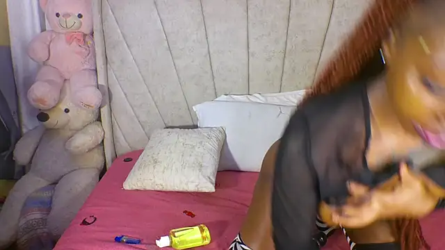 Snapshot of pyt_liyah chatting on February 23, 5:57 pm pyt liyah online show from February 23, 5:57 pm