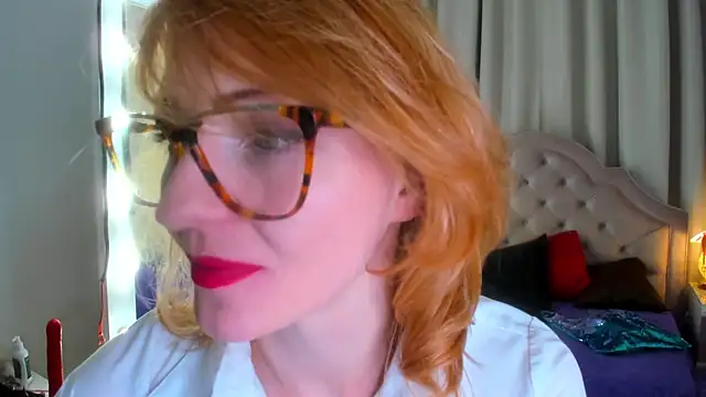 Snapshot of SquirtyAlisa chatting on October 12, 10:55 pm SquirtyAlisa online show from October 12, 10:55 pm
