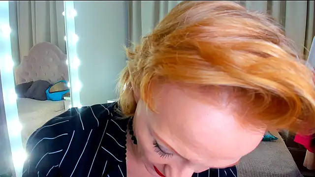 Snapshot of SquirtyAlisa chatting on February 24, 5:09 pm SquirtyAlisa online show from February 24, 5:09 pm