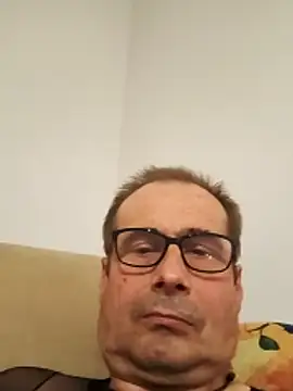 Snapshot of gendos777 chatting on October 29, 3:33 pm gendos777 online show from October 29, 3:33 pm