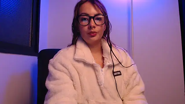 lalawhitte online show from April 28, 9:57 am