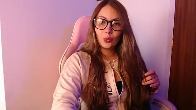 lalawhitte online show from March 27, 9:05 pm