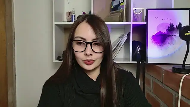 lalawhitte online show from June 17, 1:49 am