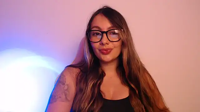 Snapshot of lalawhitte chatting on December 17, 8:36 pm lalawhitte online show from December 17, 8:36 pm