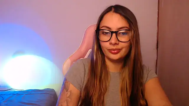 lalawhitte online show from October 29, 9:47 pm