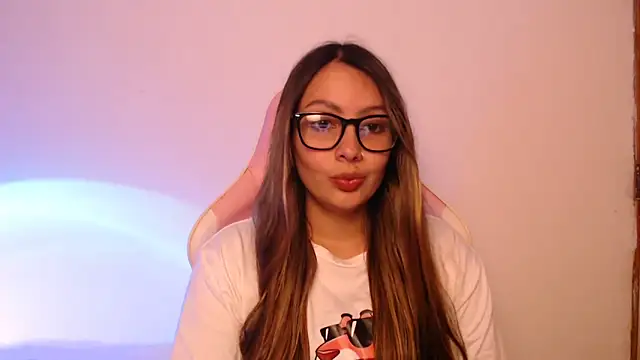 lalawhitte online show from November 21, 10:20 pm